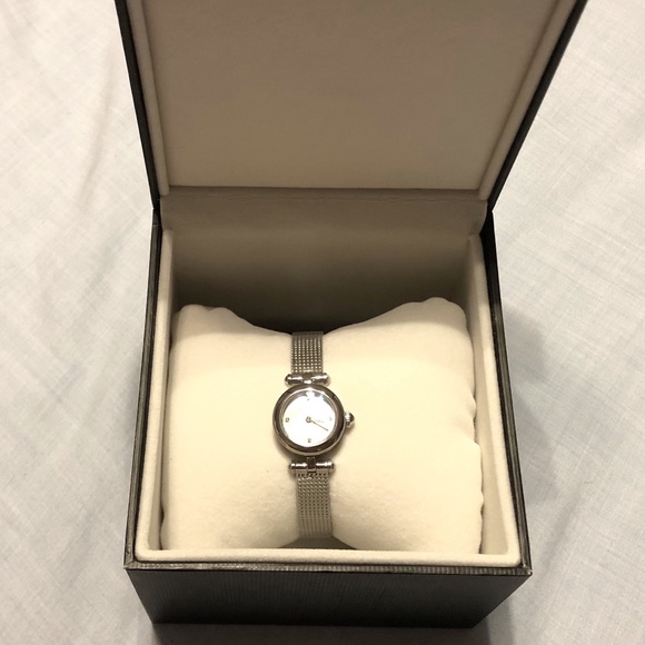 Gucci Stainless Steel Watch 27mm - Picture 1 of 4